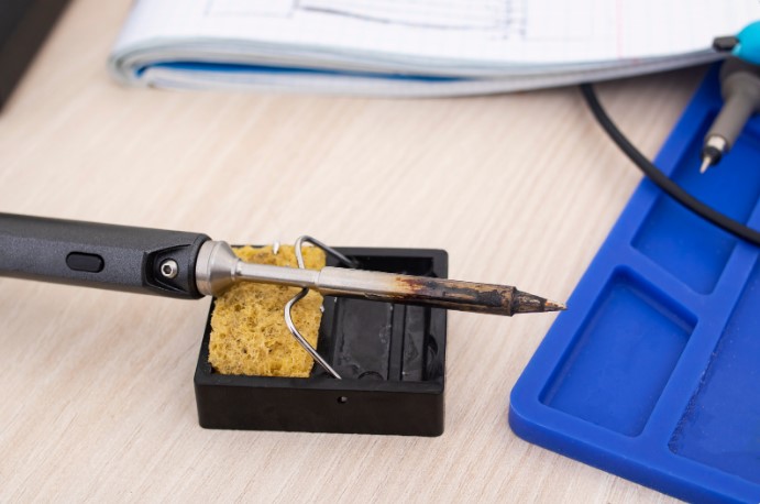 Как чистить паяльник от нагара
