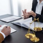 Кого обрати для послуги «адвокат у господарських злочинах»: рейтинг юристів